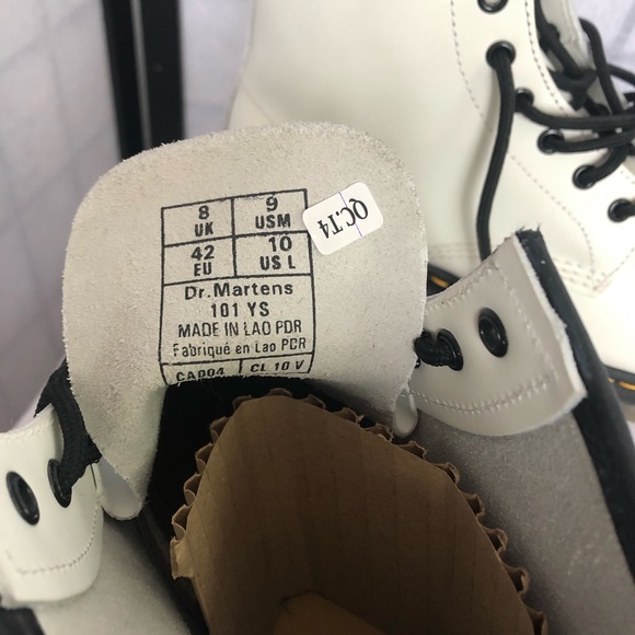 NWOT  dr martens white combat boots,  size 10 - Picture 6 of 6